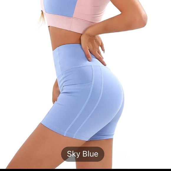 Sky blue yoga gym shorts w/pockets - Picture 3 of 8